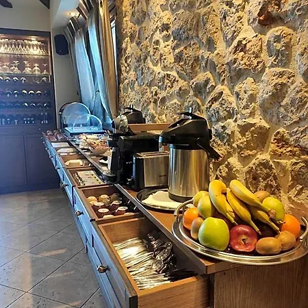 Archontopetra Boutique فندق